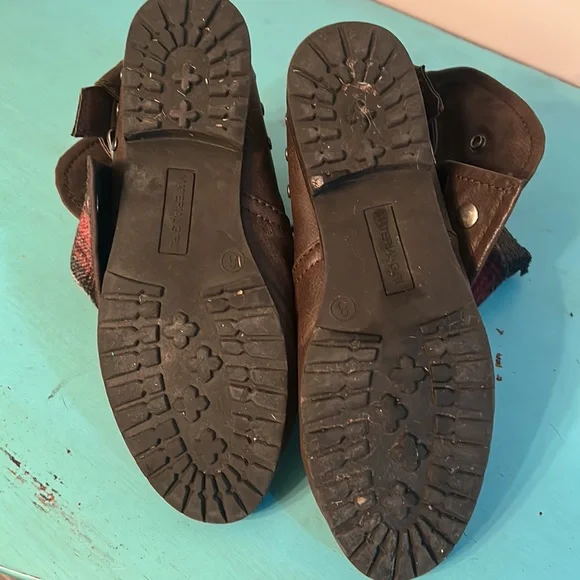 Short Flannel Boots - Picture 5 of 5